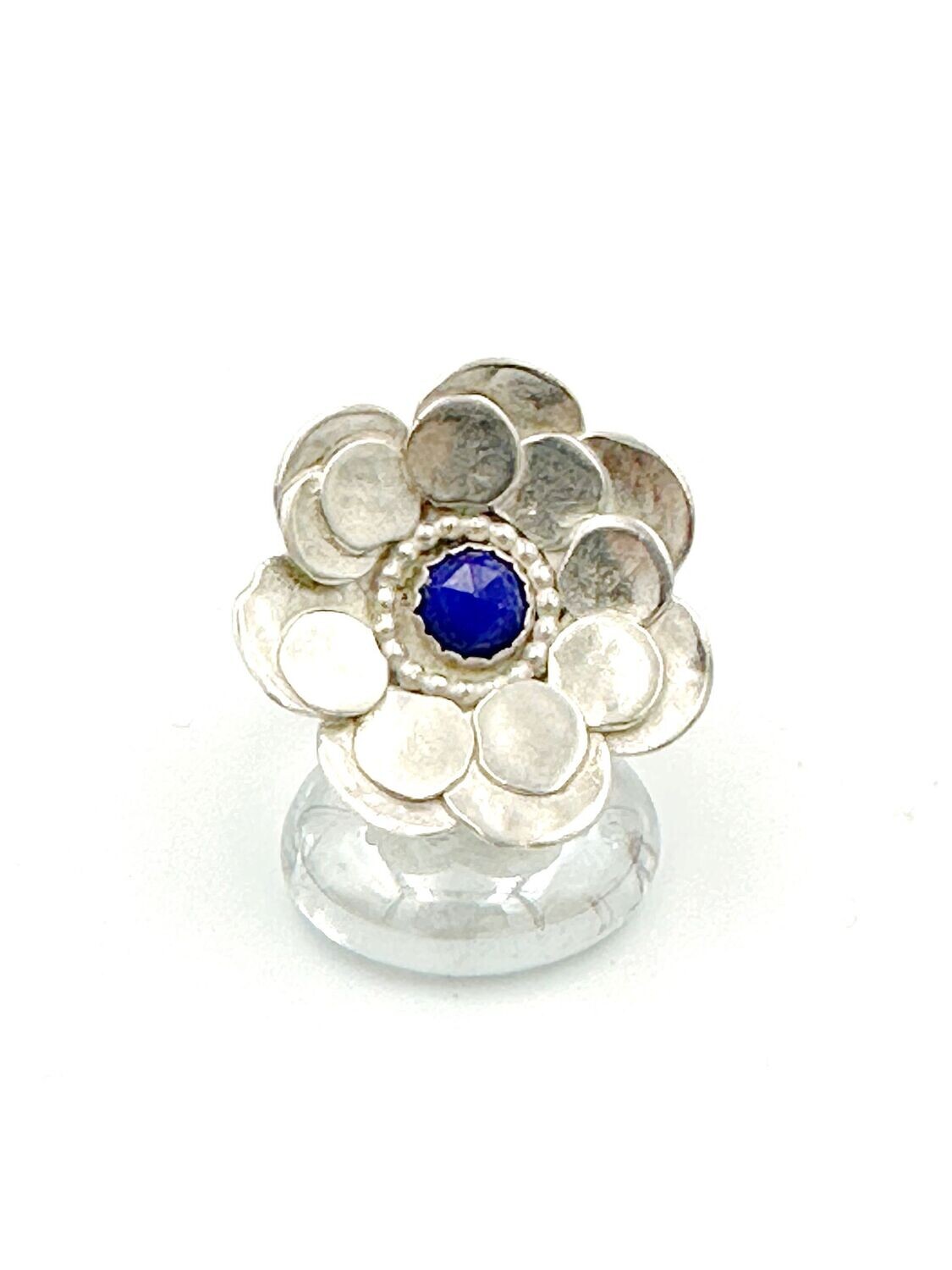 Lapis lazuli flower ring