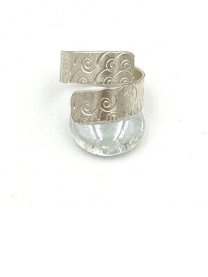Circles stamped crossover ring