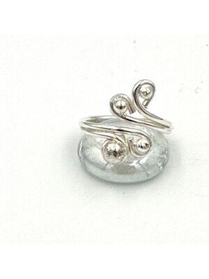 2 wire curl ring with silver balls