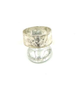 Wide flower stamped ring