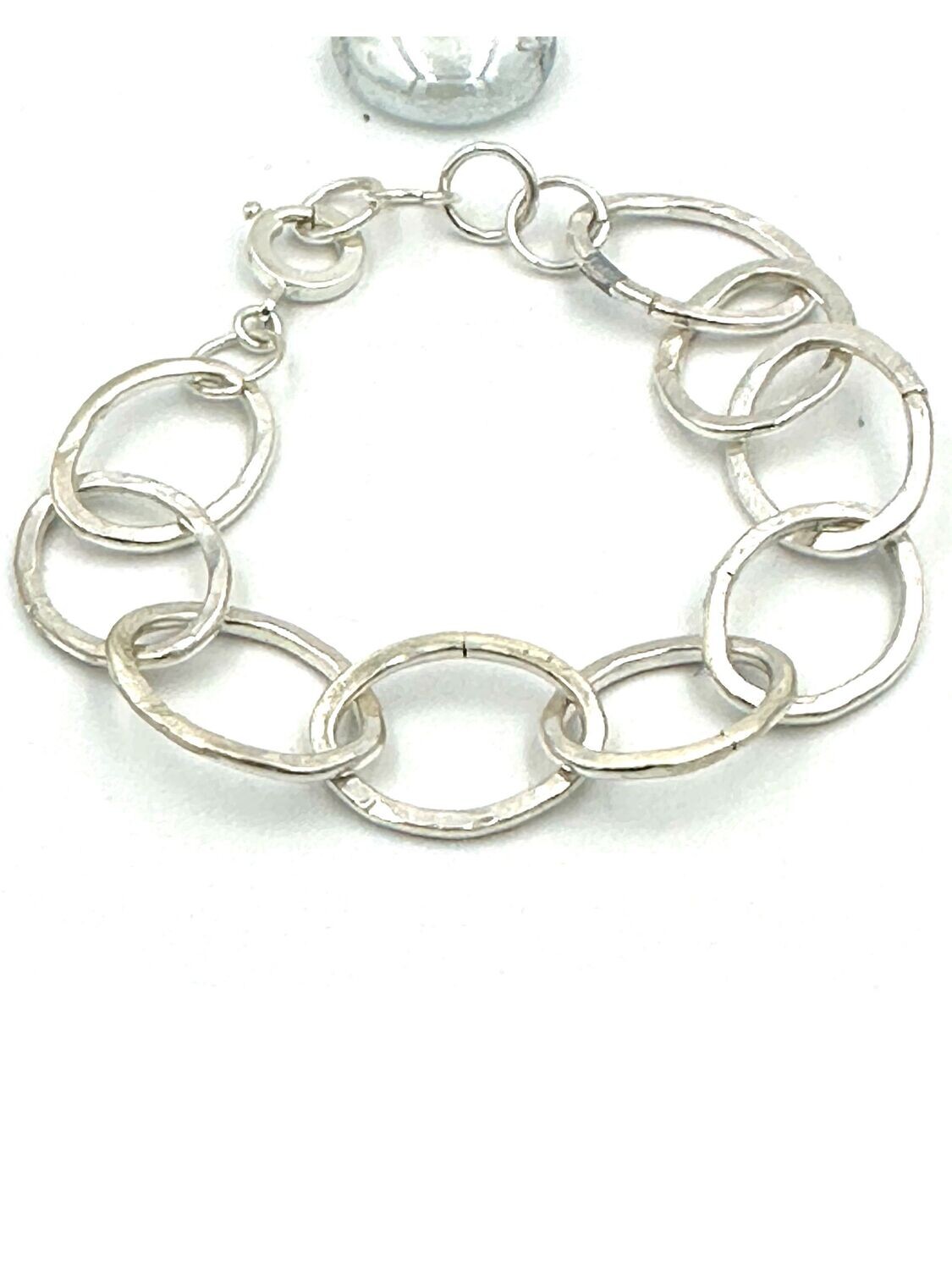 Silver interlinked hammered bracelet