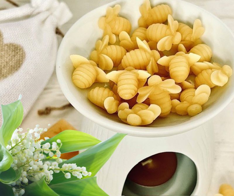 20 Beeswax Bees Wax Melts - Lily of the Valley 20 Beeswax Bees Wax Melts - Lily of the Valley