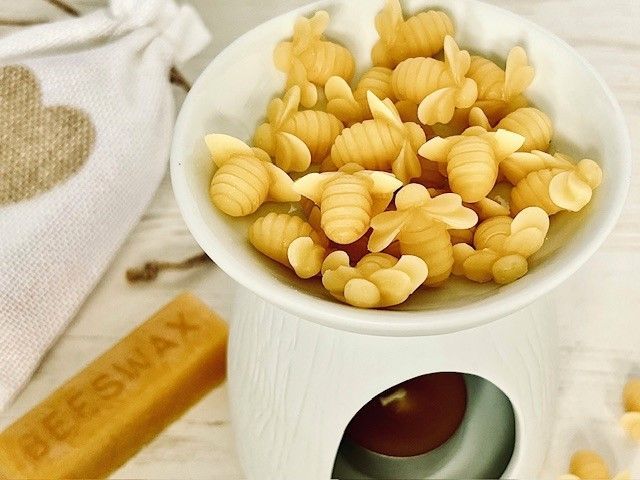 20 Beeswax Bees Wax Melts - Natural Honey