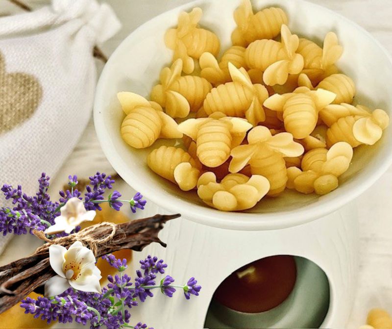 20 Beeswax Bees Wax Melts - Vanilla & Lavender 20 Beeswax Bees Wax Melts - Vanilla & Lavender