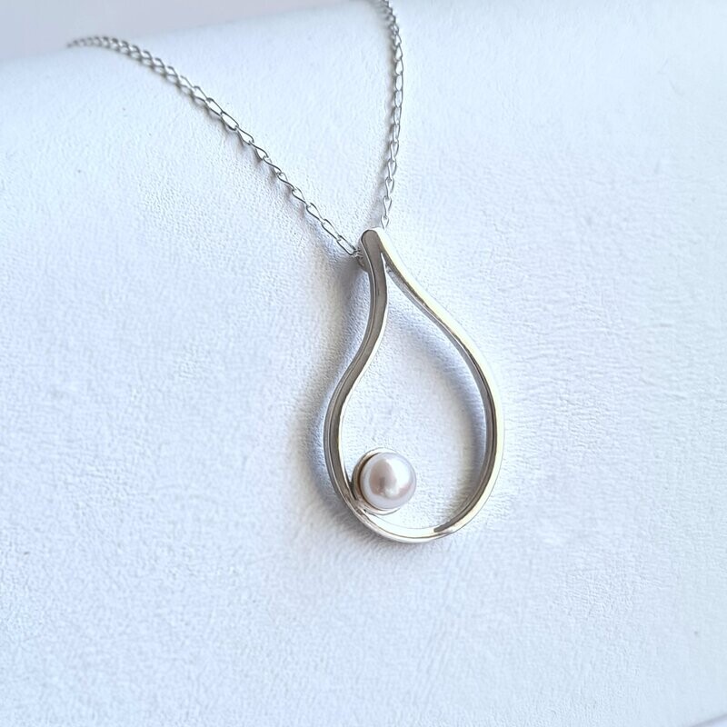 Freshwater Pearl Sterling Silver Pendant