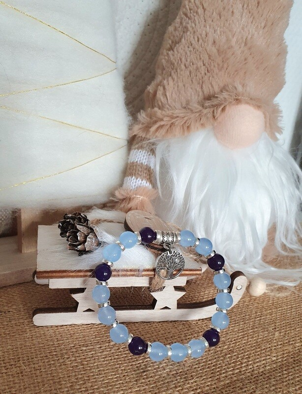 Bracelet mixte extensible Médium. Perles en calcedoine bleue et agate violette. Fabrication artisanale. Modèle unique.