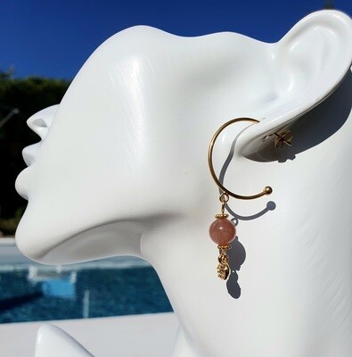 🌞 Ravissantes créoles ouvertes dorées et perles de Soleil 🌞 Création artisanale. Modèle unique.