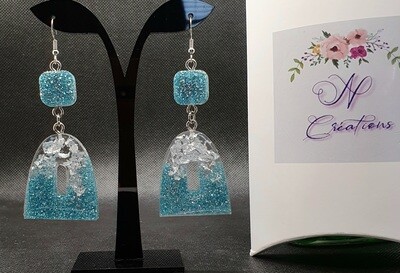 💙 Résine et paillettes bleues azur 💙 Très jolies boucles d&#39;oreilles idéales pour l&#39;été ⛱️🌞