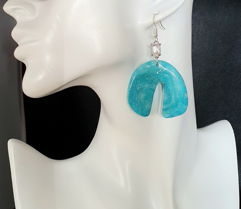 💎 Très jolies B.O petits ponts en argile Polymère turquoise marbrée et poudre d&#39;argent 💎 Création artisanale. Modèle unique.