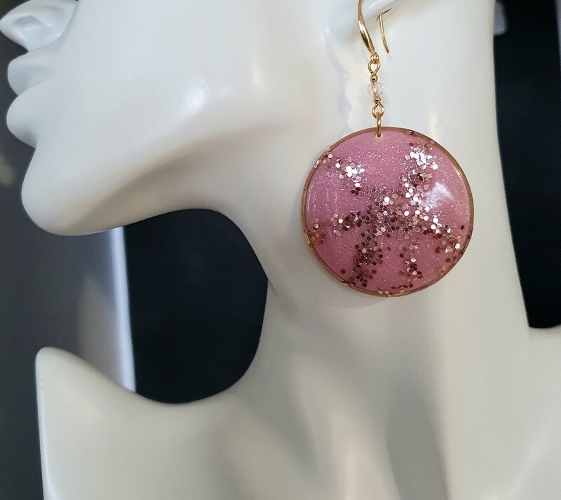 💝 Très jolies boucles d&#39;oreilles rondes en argile Polymère rose et paillettes. Création artisanale. Modèle unique.