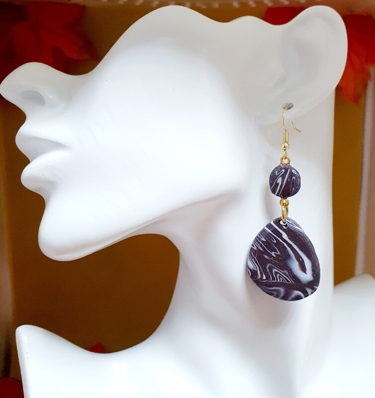 🟣🤩 Ravissantes B.O en argile Polymère violette marbrée. Création artisanale. Exemplaire unique.