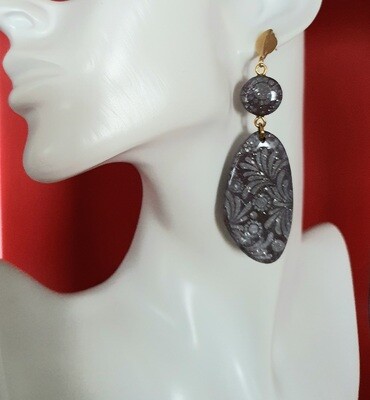 🫐🤩 Très jolies B.O en argile Polymère couleur prune. Impressions végétales blanches. Création artisanale. Exemplaire unique.