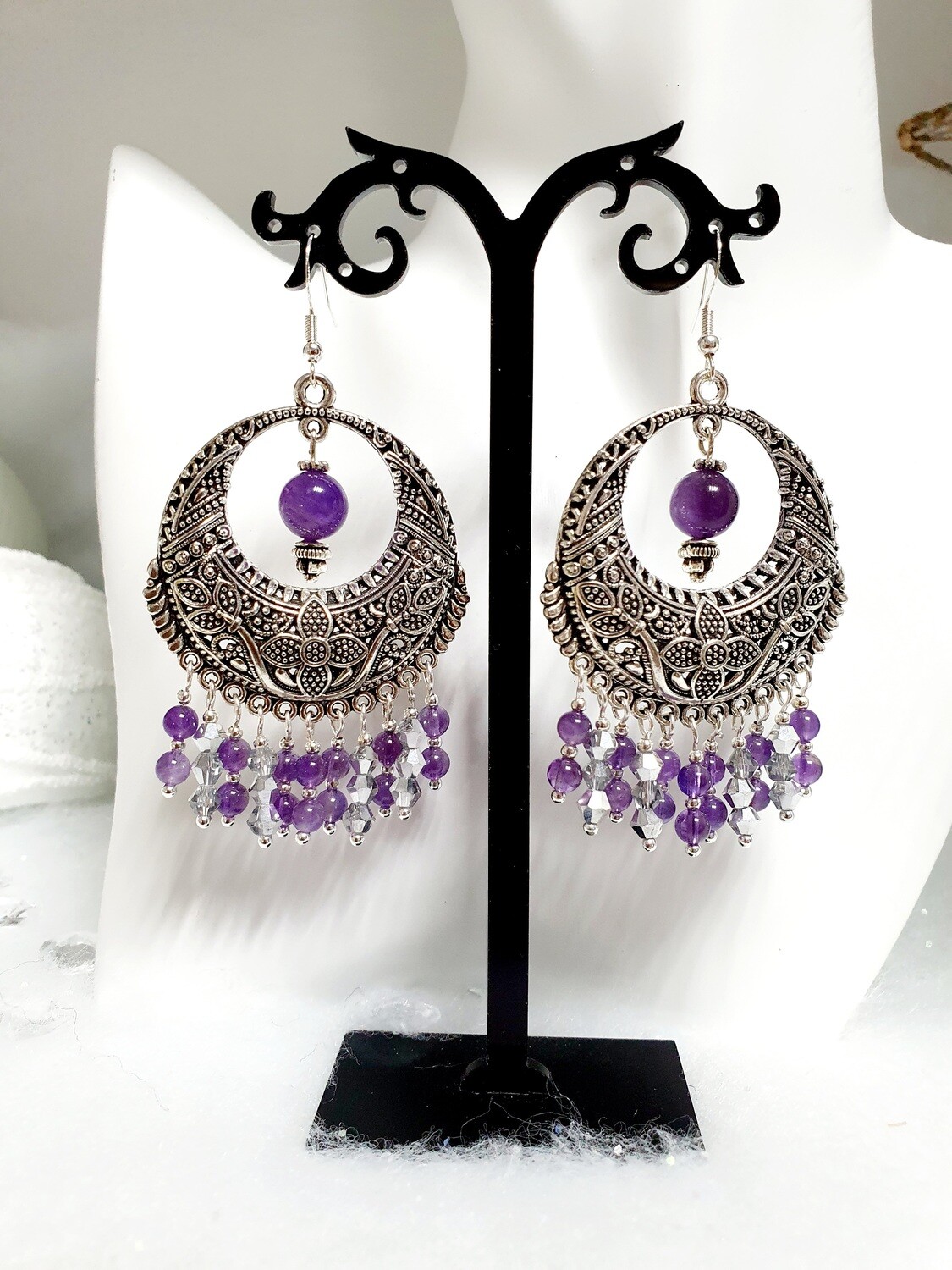 💖🙏 Superbes B.0  Bohême en acier inoxydable. Perles en véritable Améthyste et petites toupies en cristal argenté. Création artisanale. Modèle unique.