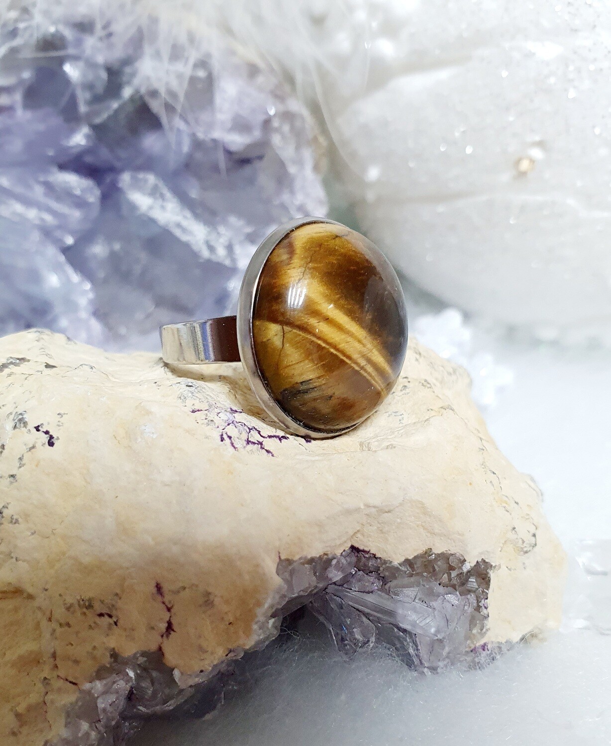 🤎 Bague acier inoxydable, ajustable. Cabochon bombé diam.20mm en véritable Œil de tigre 🐯 de qualité. Création artisanale.