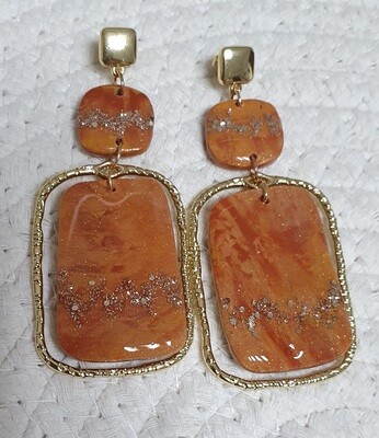 💖 Élégantes boucles d&#39;oreilles rectangulaires en argile Polymère caramel rosé et paillettes. Création artisanale. Exemplaire unique.