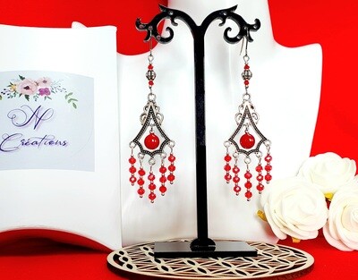 ❤️ BOHÊME❤️ Superbes boucles d&#39;oreilles chandeliers en acier inoxydable. Perles facettées en cristal rouge rubis. Création artisanale. Exemplaire unique