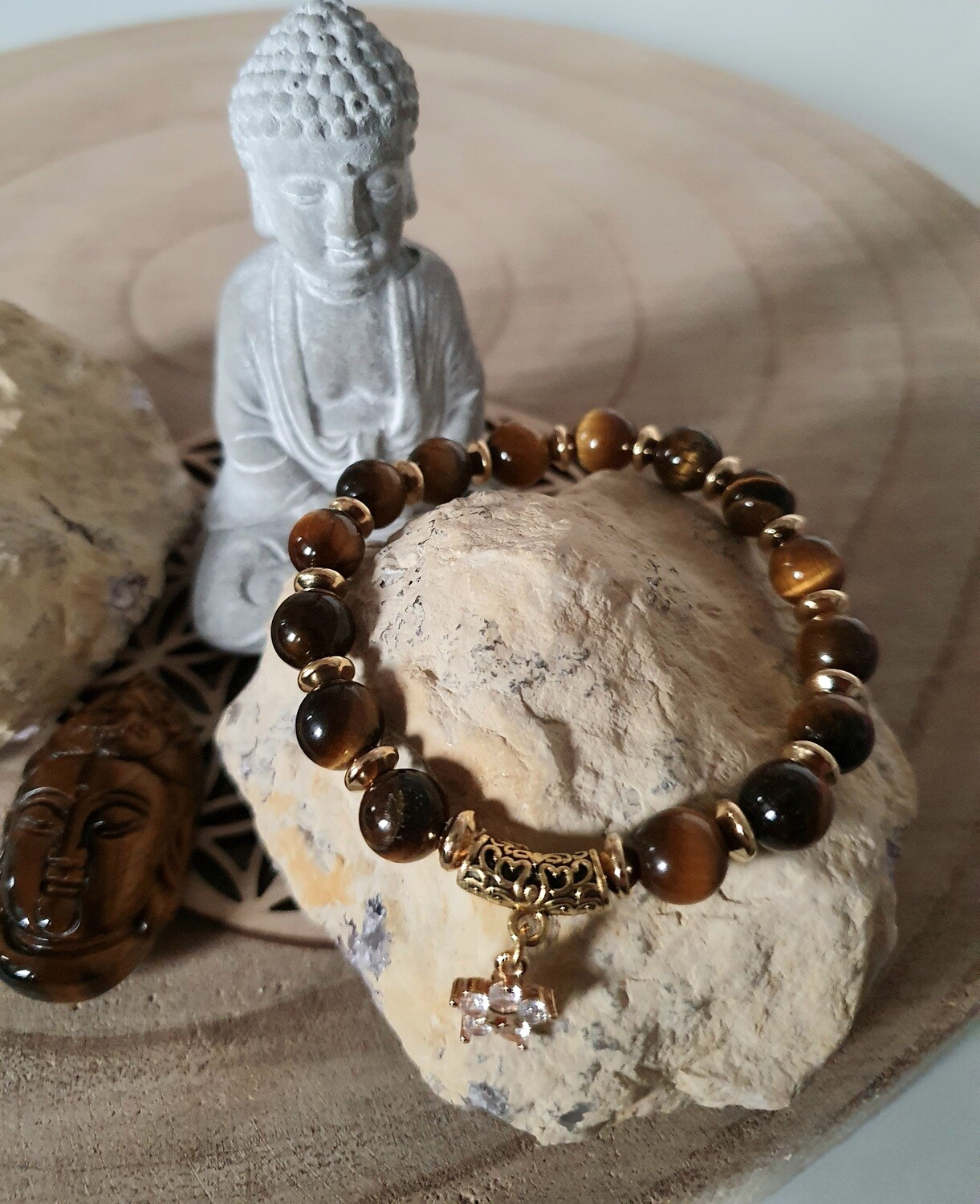 🐯 OEIL DE TIGRE 🐯 PROTECTION/OPTIMISME/VOLONTÉ Bracelet extensible. Perles en Œil de tigre de haute qualité. Taille standard 18cm. Création artisanale. Exemplaire unique.