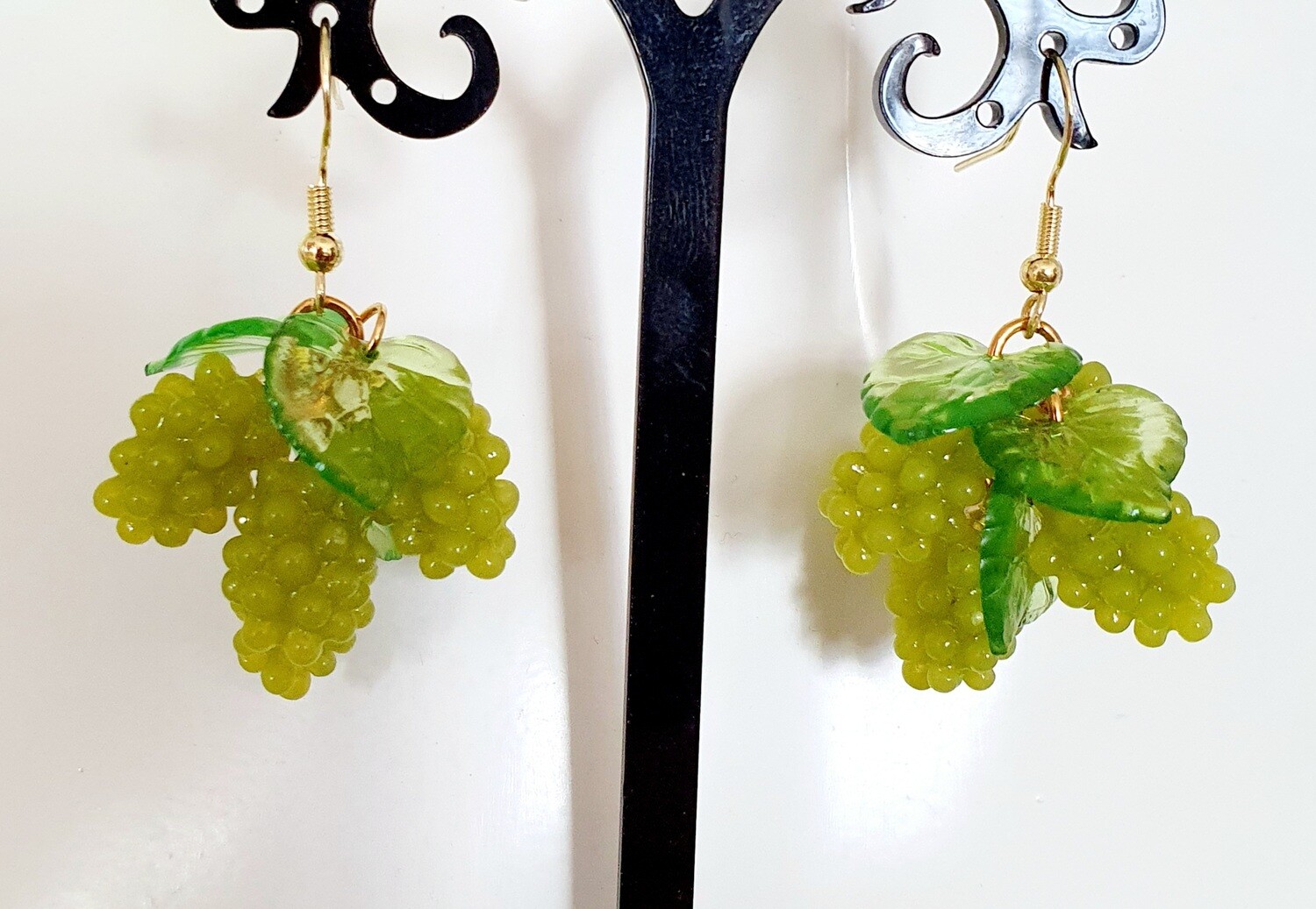 🍇 Boucles d&#39;oreilles grappes de raisins verts 🍇 Création artisanale. Modèle unique.