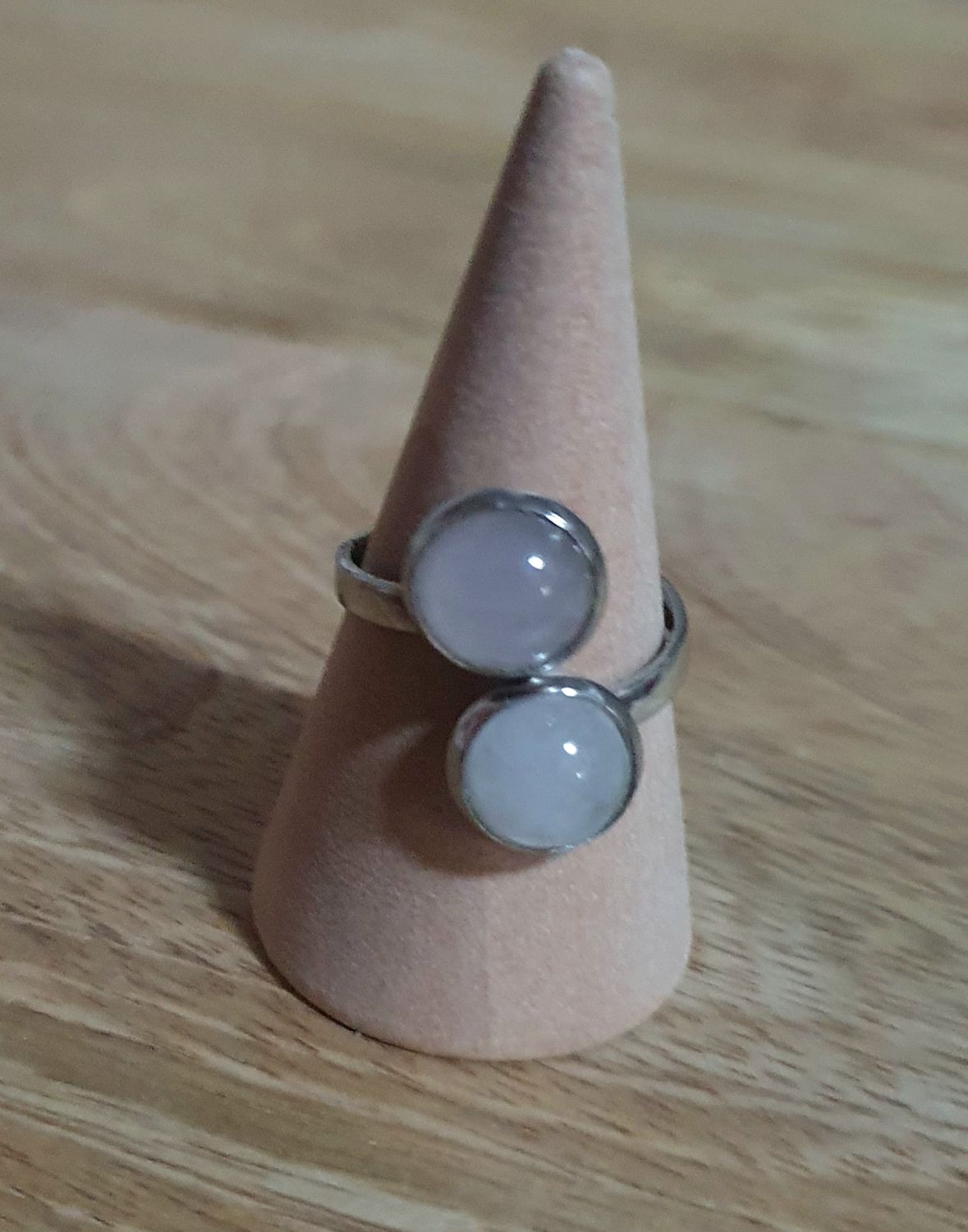 💗 Quartz rose 💗 Bague ouverte en acier inoxydable. Doubles cabochons ronds bombés Diam.8mm. en Quartz rose.