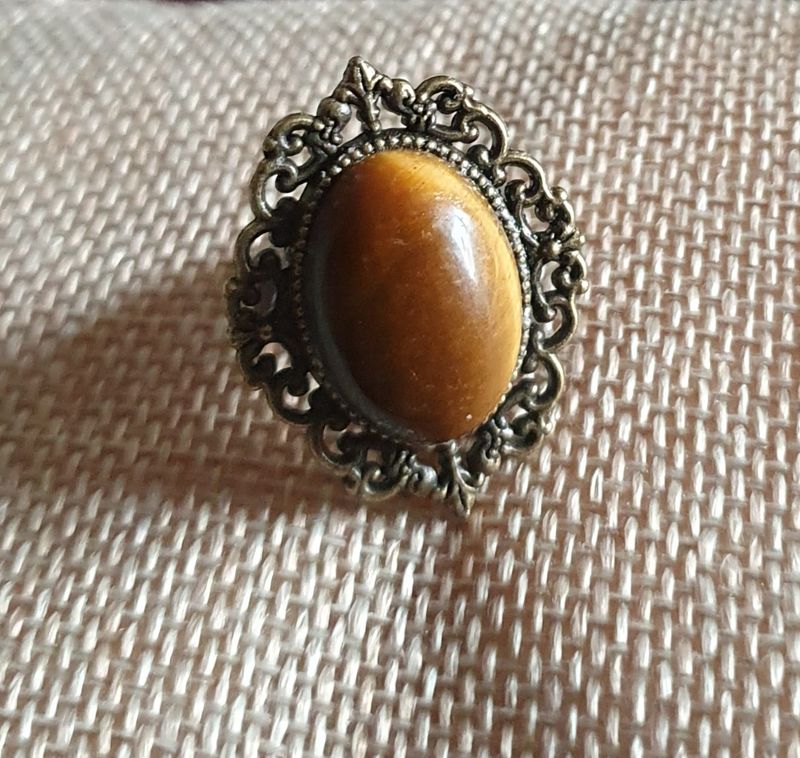 🐯 Bague ajustable en acier inoxydable. Cabochon ovale en œil de tigre 🐯 Modèle unique.