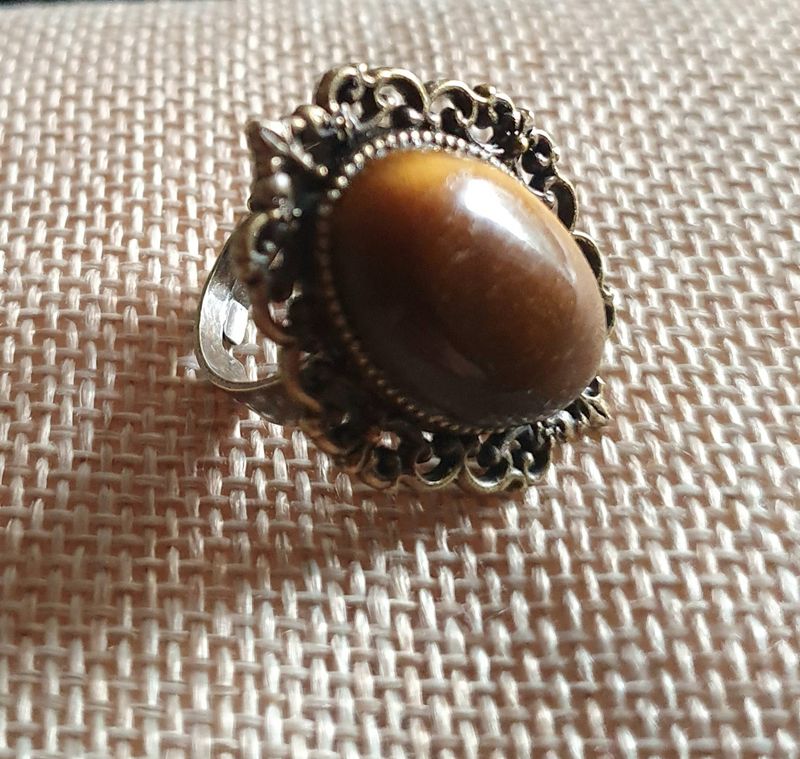 🐯 Bague ajustable en acier inoxydable. Cabochon ovale en œil de tigre 🐯 Modèle unique.