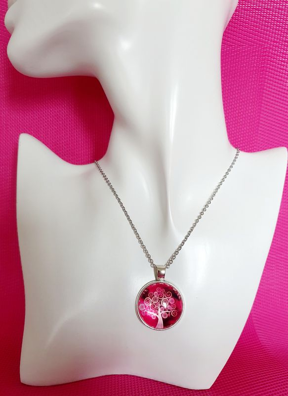 💗 Collier en acier inoxydable. Pendentif cabochon rond bombé en verre. Motif arbre de vie Fuchsia. Modèle unique.