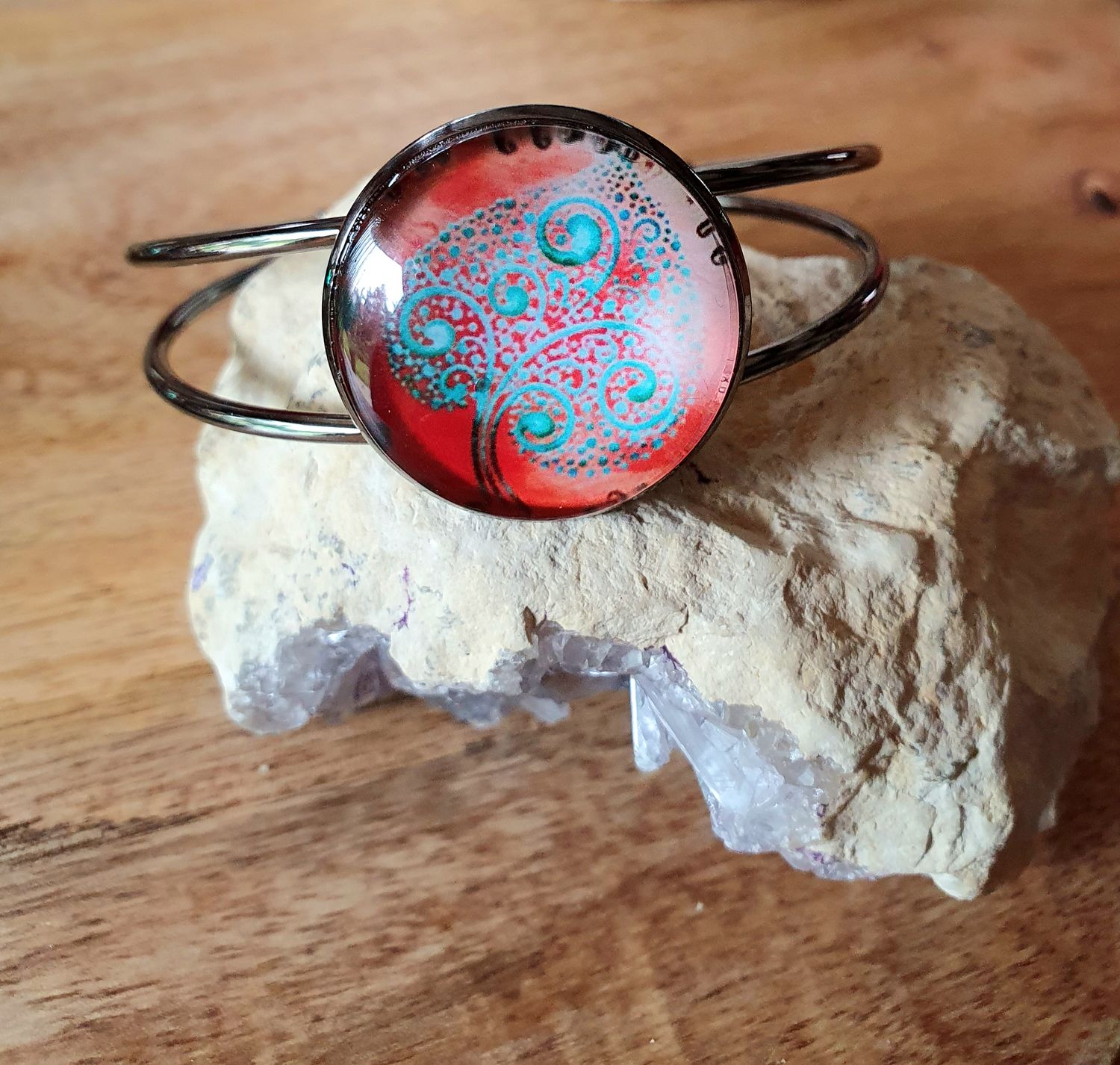 🧡🌳 ARBRE DE VIE 🌳🧡 Bracelet rigide ouvert en acier inoxydable couleur bronze. Cabochon rond arbre de vie orange/turquoise. Création artisanale. Modèle unique.