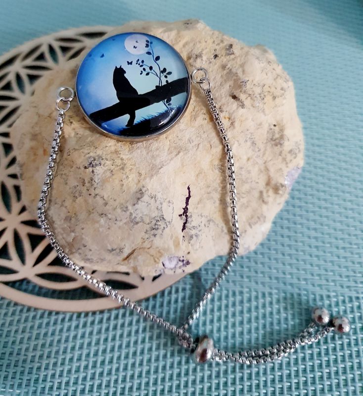 🐈‍⬛ Bracelet en acier inoxydable coulissant. Cabochon en verre chat assis. Modèle unique.