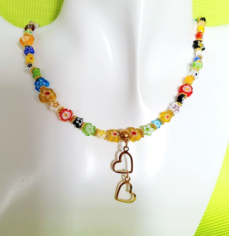 💐 Collier Millefiori extensible. Facile à enfiler. Perles en verre petites fleurs multicolores. 🌸🌼 Possibilité de compléter la parure avec le bracelet ou les créoles assortis.Création artisanale.
