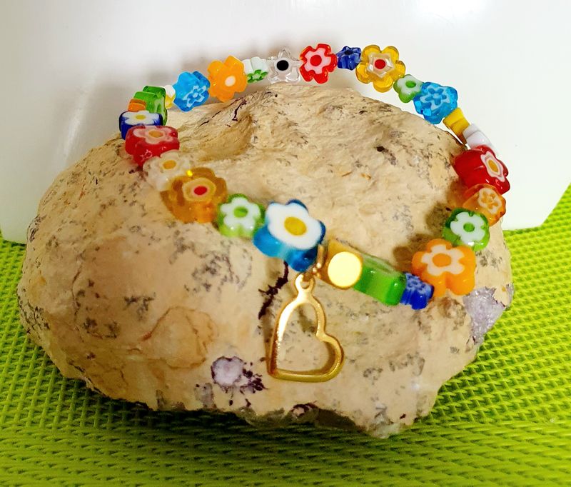 💐 Bracelet Millefiori extensible 16,5cm (ado ou poignet très fin) Perles en verre petites fleurs multicolores 🌈 Possibilité d&#39;assortir avec le collier ou les créoles (voir photo) Création artisanale