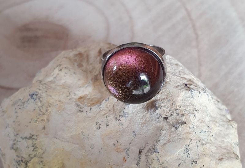 🟤 COLLECTION "TEENAGERS" BUBBLES 🟤 Bague ronde ajustable en acier inoxydable. Cabochon bombé en verre châtaigne 🌰