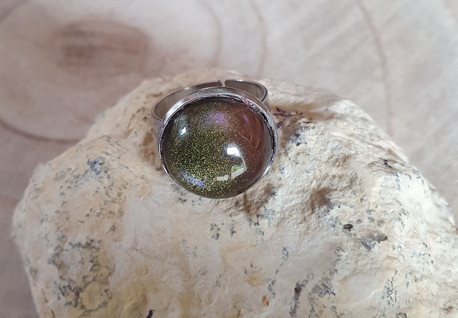 ⚪️ COLLECTION &quot;TEENAGERS&quot; BUBBLES ⚪️ Bague ronde ajustable en acier inoxydable. Cabochon bombé en verre gris.