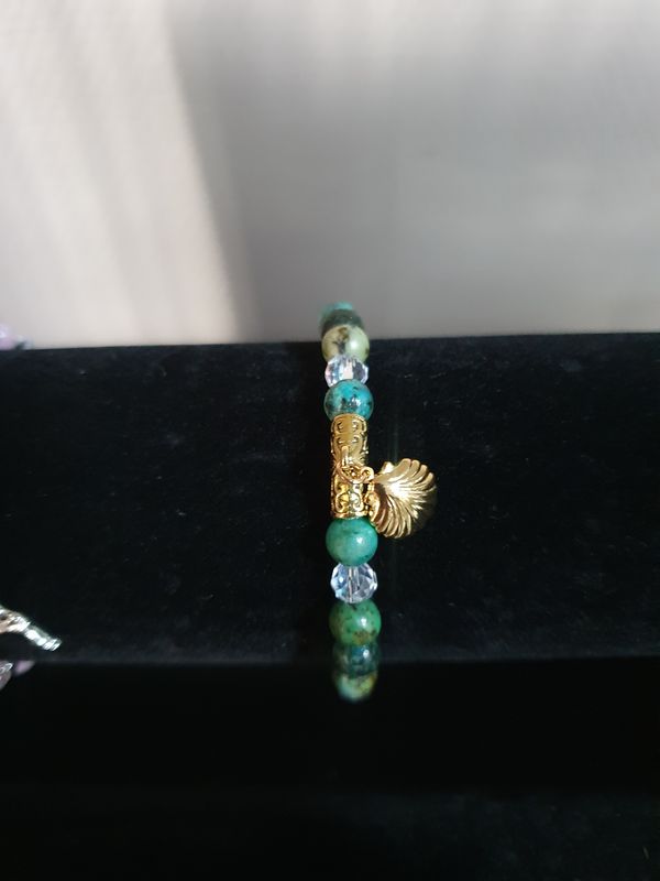 🙏 TURQUOISE AFRICAINE et CRISTAL 🙏 PROTECTION/ANTI-STRESS/COMMUNICATION. Bracelet extensible T.standard 18cm. Création artisanale. Modèle unique.