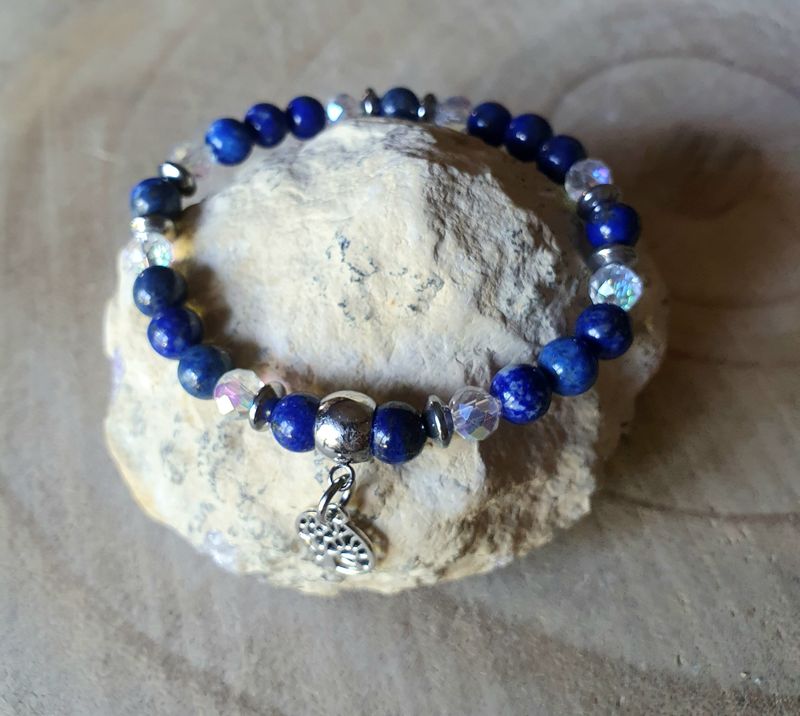 🙏 LAPIS-LAZULI et CRISTAL 🙏 PROTECTION/SÉRÉNITÉ/TENDRESSE. Bracelet extensible T.standard 18cm. Création artisanale. Modèle unique.