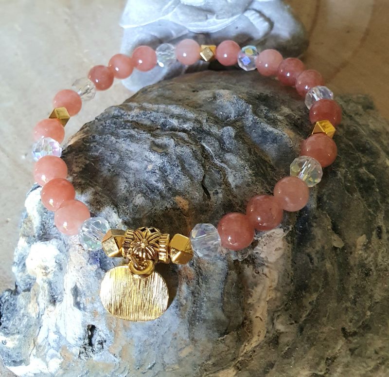 🙏 PIERRE DE SOLEIL ET CRISTAL 🙏 ÉNERGIE/FORCE/BONHEUR. Bracelet extensible T.standard 18cm. Création artisanale. Modèle unique.