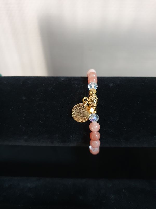 🙏 PIERRE DE SOLEIL ET CRISTAL 🙏 ÉNERGIE/FORCE/BONHEUR. Bracelet extensible T.standard 18cm. Création artisanale. Modèle unique.