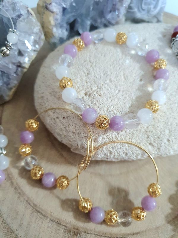 🌸 MÉNOPAUSE 🌸 Bracelet extensible T.standard 18cm/18,5cm. Perles naturelles en véritables LÉPIDOLITE/CRISTAL DE ROCHE/PIERRE DE LUNE 🌙 Création artisanale. Modèle unique.