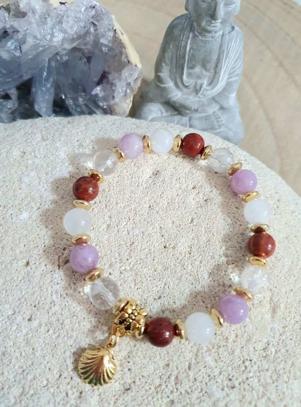 🌹 MÉNOPAUSE 🌹 Bracelet extensible T.standard 18cm/18,5cm. Perles naturelles en véritables LÉPIDOLITE/CRISTAL DE ROCHE/PIERRE DE LUNE 🌙 JASPE ROUGE. Création artisanale. Modèle unique.