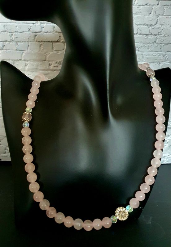 🌸 Sautoir 60cm extensible, facile à enfiler. Quartz rose/Cristal de Roche 🙏 FÉMINITÉ/ANTI-STRESS/ÉQUILIBRE 🙏 Création artisanale. Exemplaire unique.