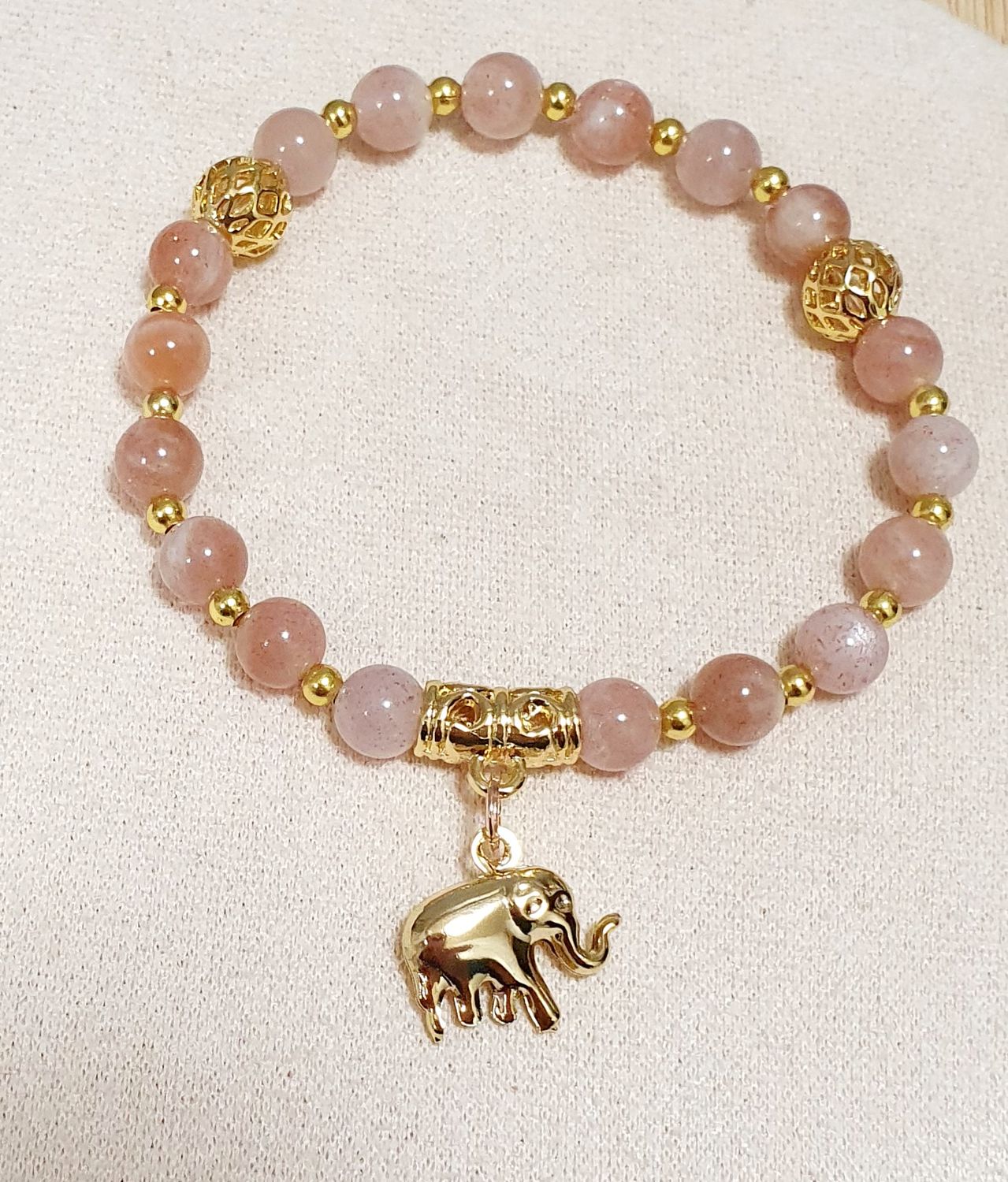 🌞 Bracelet extensible T.standard 18cm. Perles naturelles en véritable Pierre de Soleil 🌞 Création artisanale. Modèle unique.