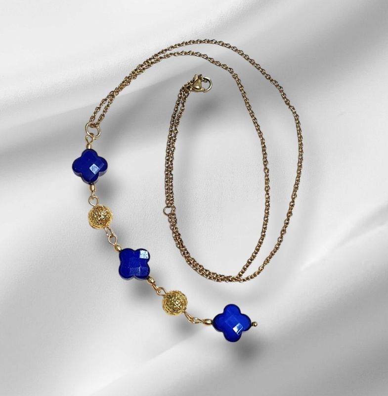 💙 Collier 3 trèfles bleus Saphir. Petites sphères dorées filigranes. Création artisanale. Exemplaire unique.
