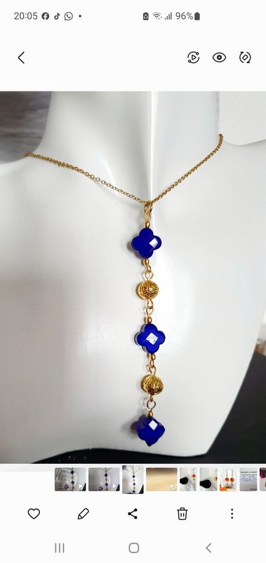 💙 Collier 3 trèfles bleus Saphir. Petites sphères dorées filigranes. Création artisanale. Exemplaire unique.