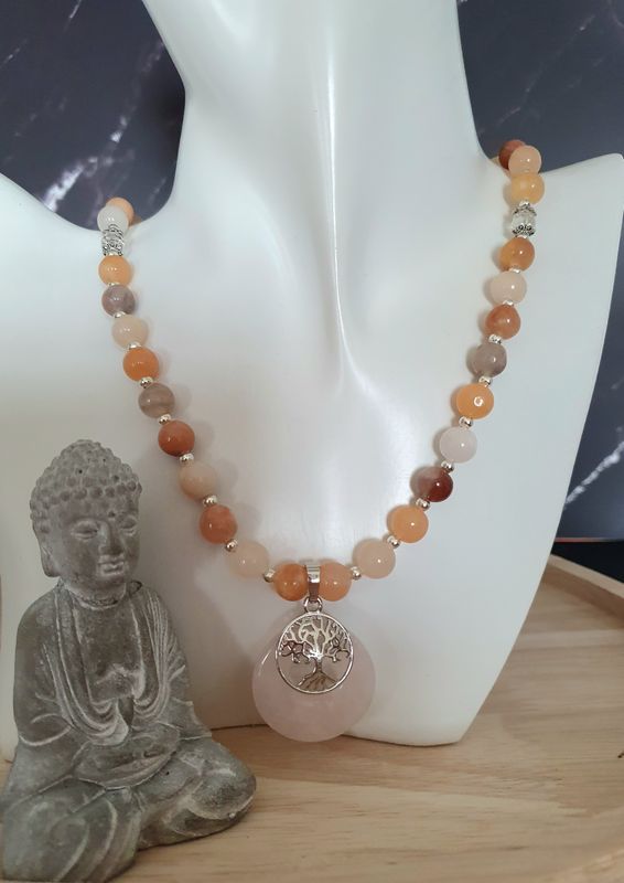 🙏 APAISEMENT/HARMONIE/ BONHEUR 🙏 Magnifique collier extensible facile à enfiler. Perles en Aventurine rose et Cristal de Roche. Pendentif arbre de vie et Cristal de Roche.