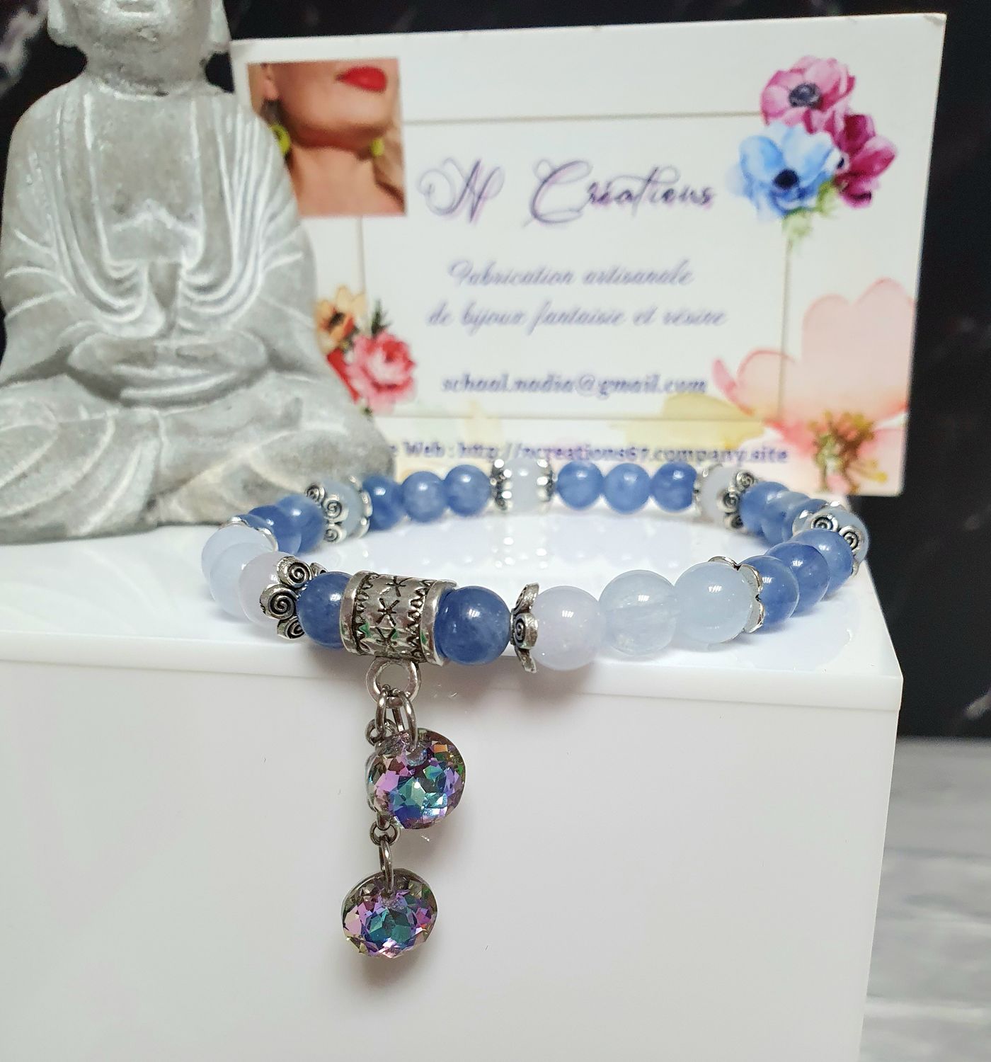 🙏 ÉNERGIE/ANTI-STRESS/COMMUNICATION 🙏 Bracelet extensible T.standard 18cm. Perles en KYANITE et AIGUE-MARINE de haute qualité. Cristal. Création artisanale