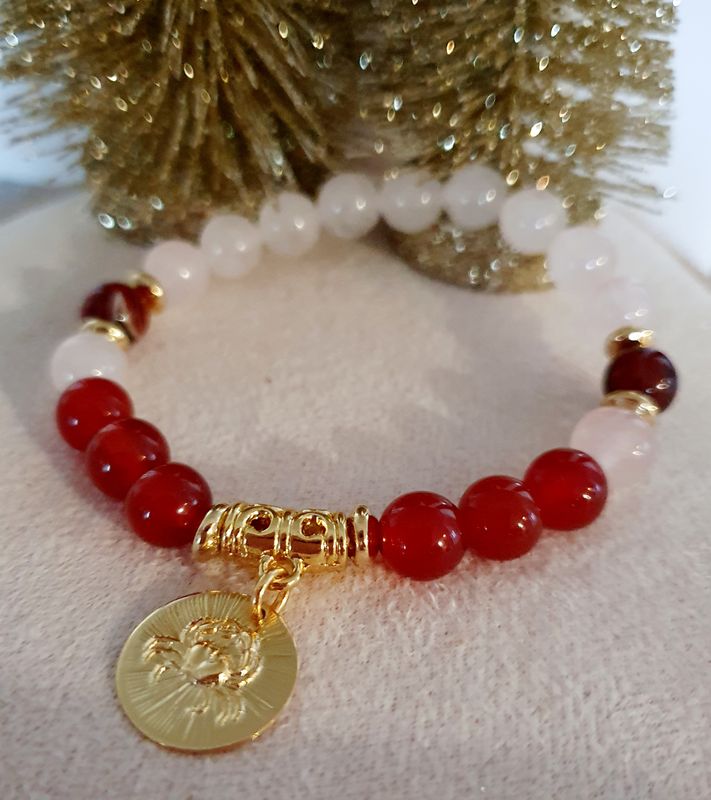 🌟 COLLECTION BRACELETS ASTRO 🌟 ♋️ CANCER ♋️  Bracelet mixte extensible en QUARTZ ROSE/CORNALINE/SARDONYX Médaillon CANCER doré à l&#39;or fin 24K Premium.