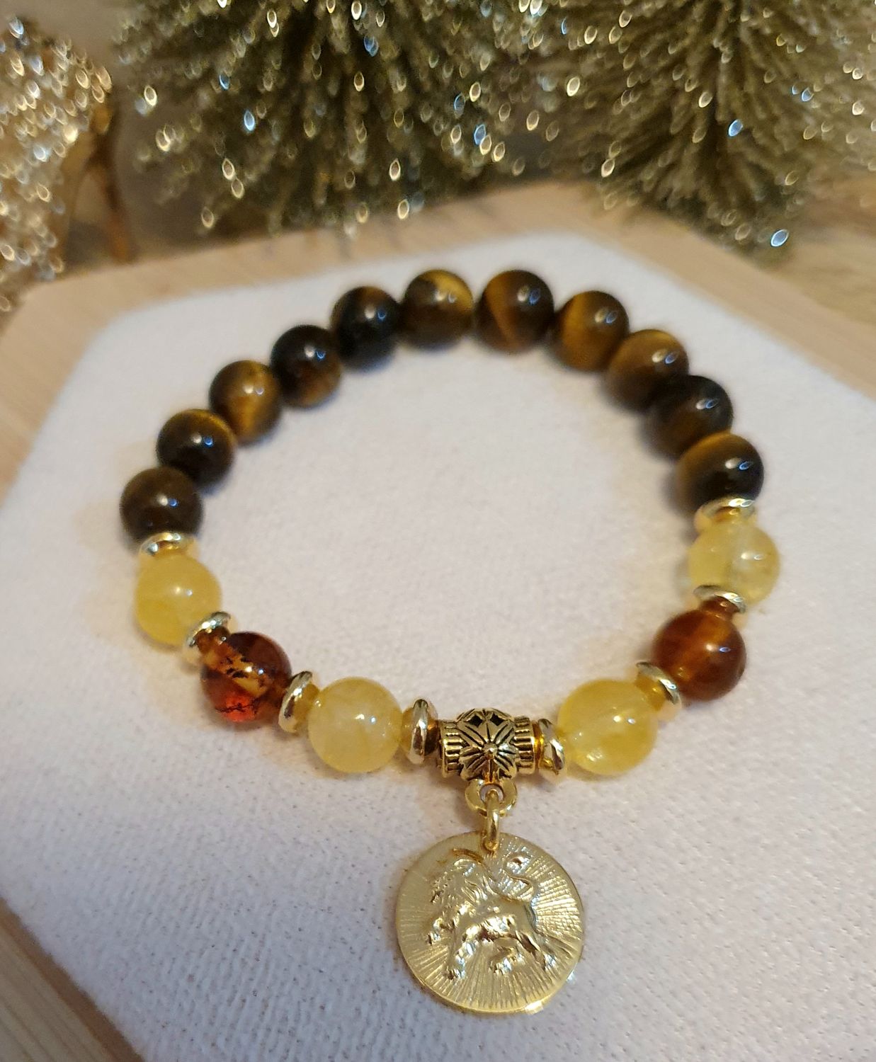 🌟 COLLECTION BRACELETS ASTRO 🌟 🦁 LION 🦁 Bracelet mixte extensible en  ŒIL DE TIGRE/CITRINE/AMBRE DE LA BALTIQUE Médaillon LION doré à l&#39;or fin 24K Premium.
