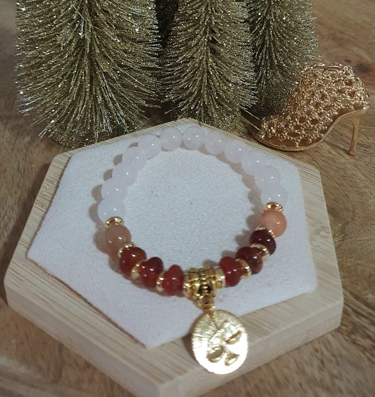 🌟 COLLECTION BRACELETS ASTRO 🌟 ♎️ BALANCE ♎️ Bracelet mixte extensible en QUARTZ ROSE/CORNALINE/PERLES DU SOLEIL Médaillon BALANCE doré à l&#39;or fin 24K Premium.