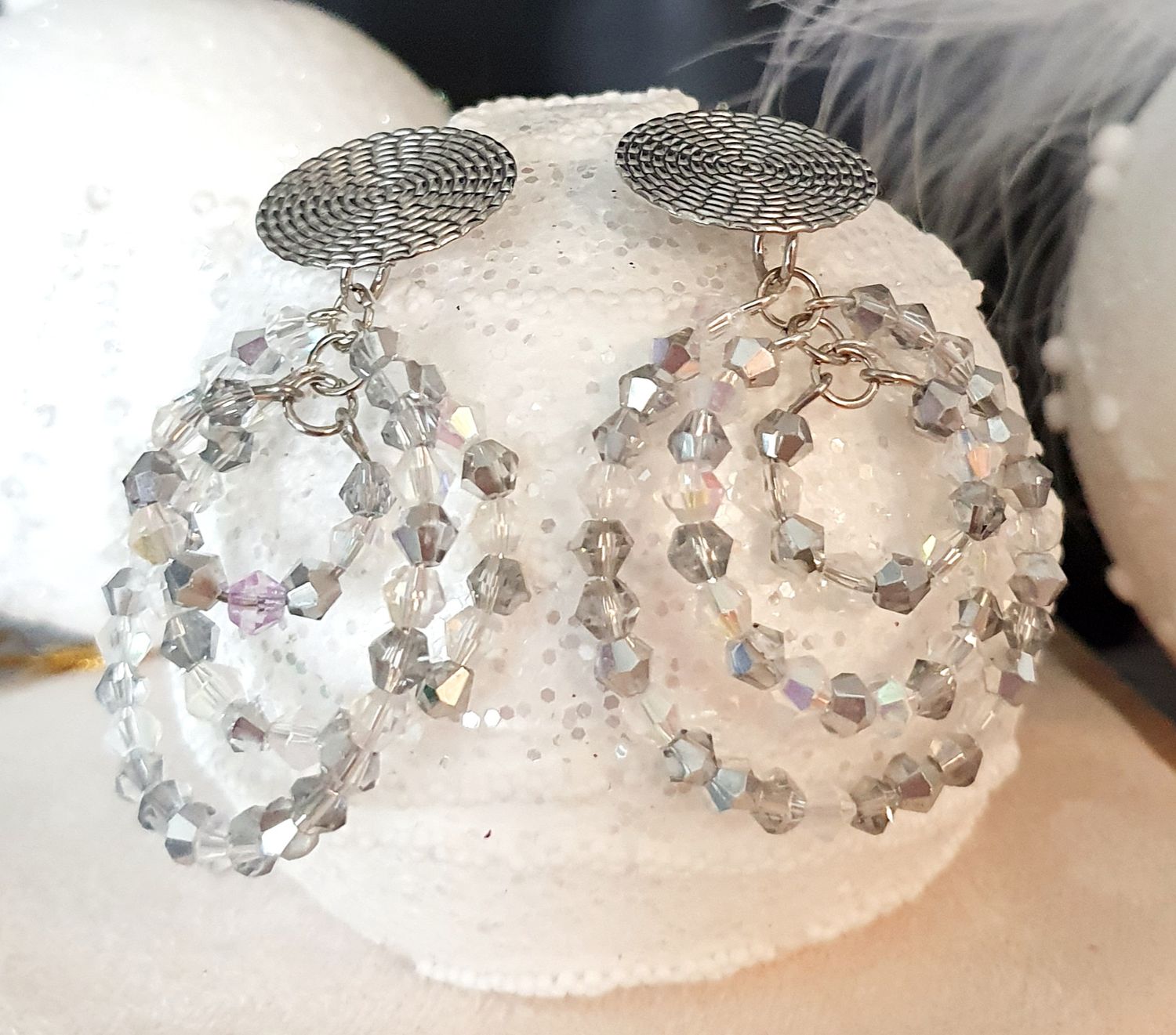🎄✨️ COLLECTION BIJOUX DE FÊTES 🎊  CRISTAL. Magnifiques triples créoles scintillantes. Perles toupies en cristal. Idéales pour sublimer vos tenues de Fêtes 🥳 Création artisanale.