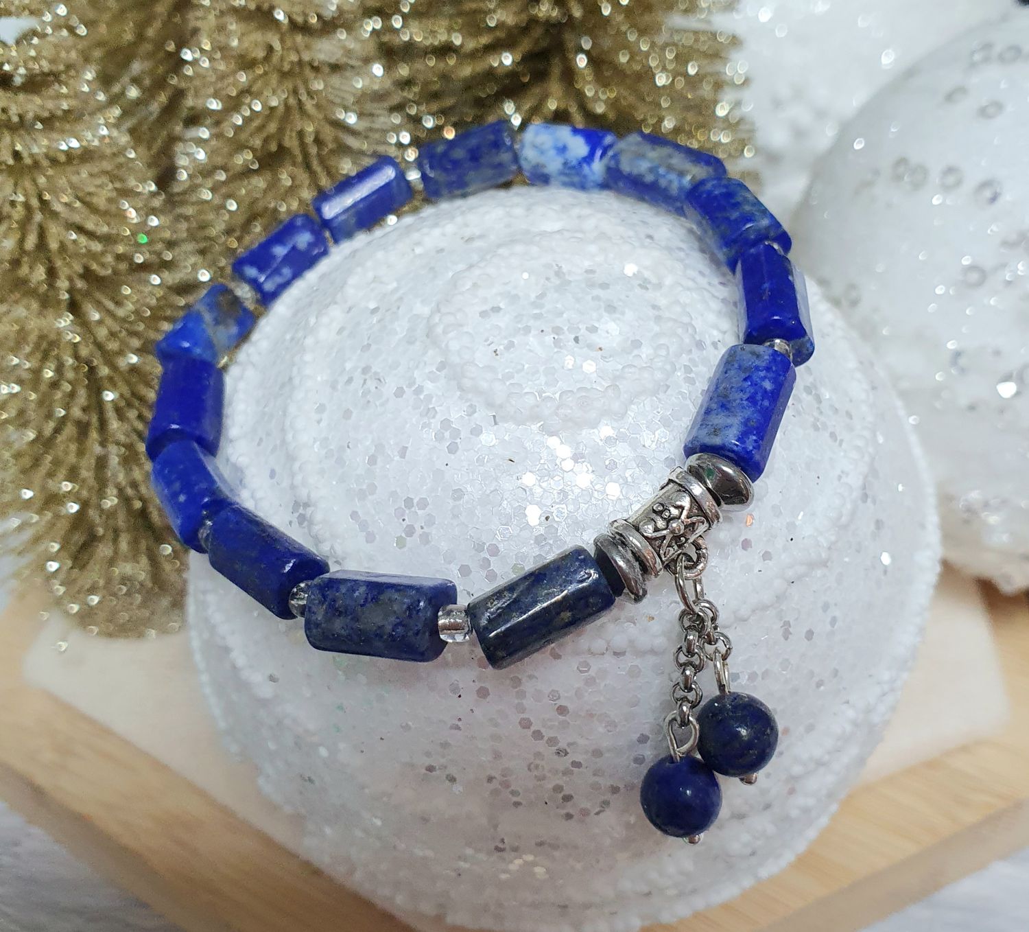 💙 LAPIS-LAZULI 💙 🙏 PROTECTION/SÉRÉNITÉ/FORCE 🙏Bracelet extensible T.standard 18cm (Personnalisable) Perles colonnes en véritable Lapis-lazuli. Création artisanale.