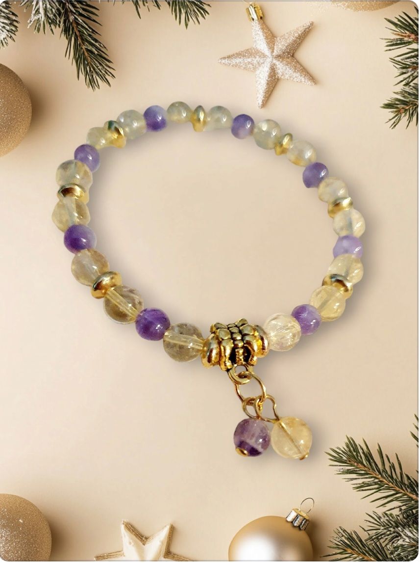 🙏 CITRINE/AMÉTHYSTE 🙏 CONFIANCE EN SOI/ANTI-FATIGUE/APAISEMENT 🙏 Lumineux et tout en transparence. Bracelet extensible T.standard 18cm (Personnalisable) Création artisanale. Modèle unique.